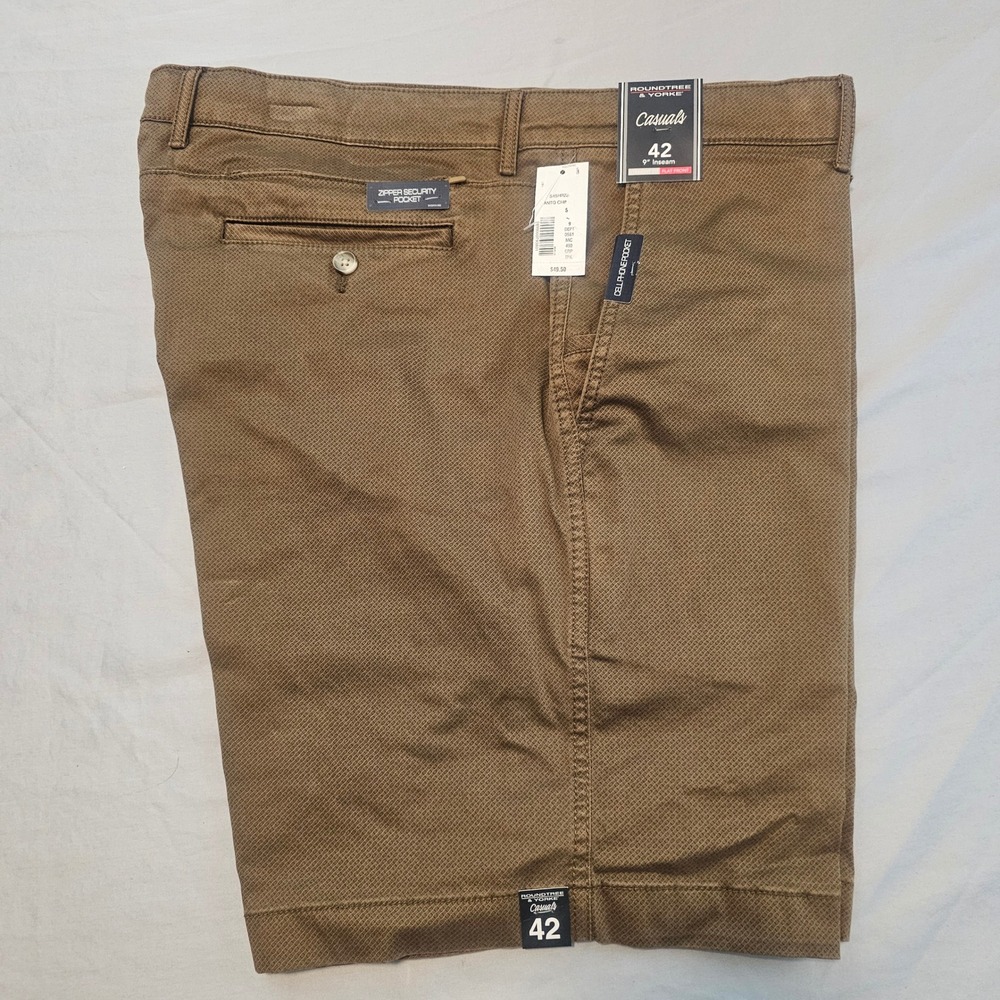Roundtree & Yorke Sz 42 Straight Fit Shorts Brown Geo Design 9" inseam NWT L887